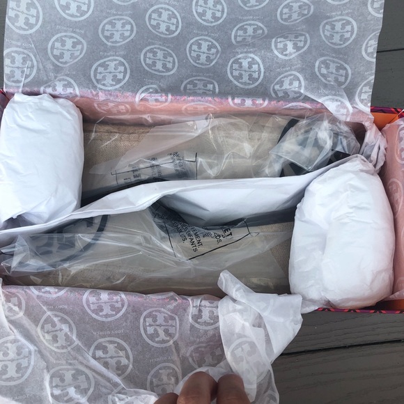 Tory Burch tan and ivory espadrilles - Picture 7 of 8